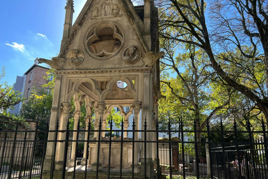 Parigi: tour guidato del cimitero infestato di Père Lachaise