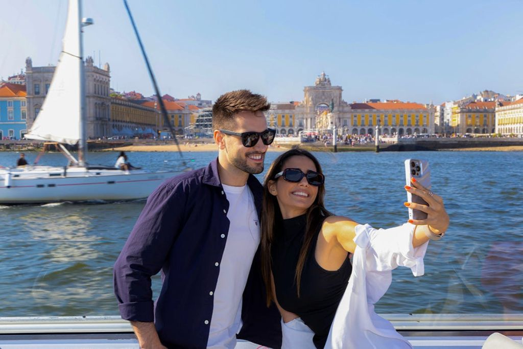 Lisbon: Tagus River Sightseeing Cruise