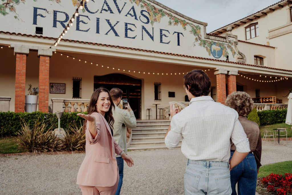 Barcelona: Guided Freixenet Cava Tour + Brunch
