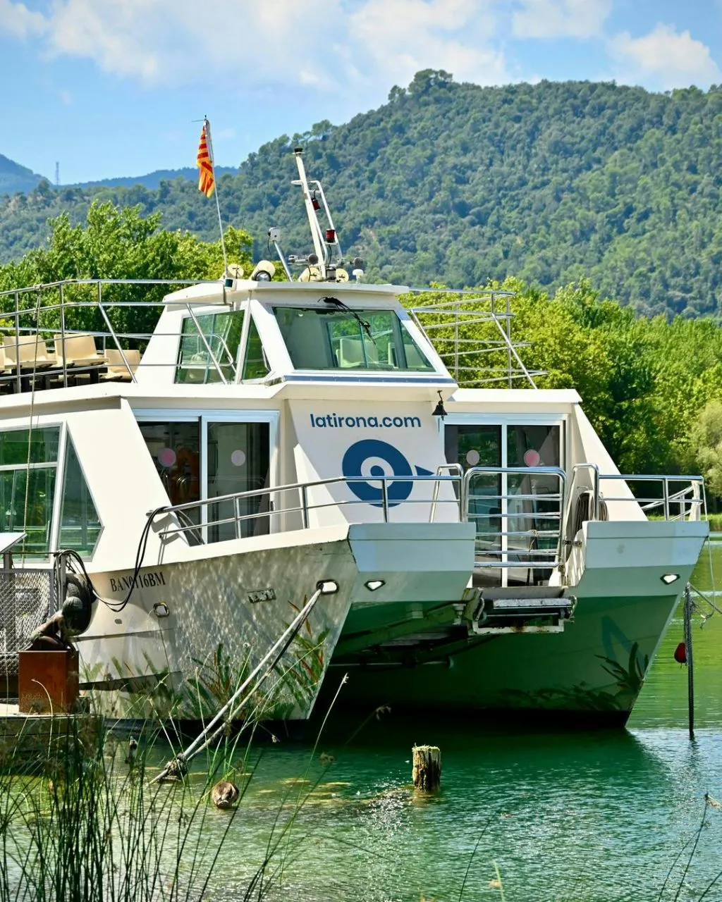 Girona: Excursión en Barco por el Lago de Banyoles
