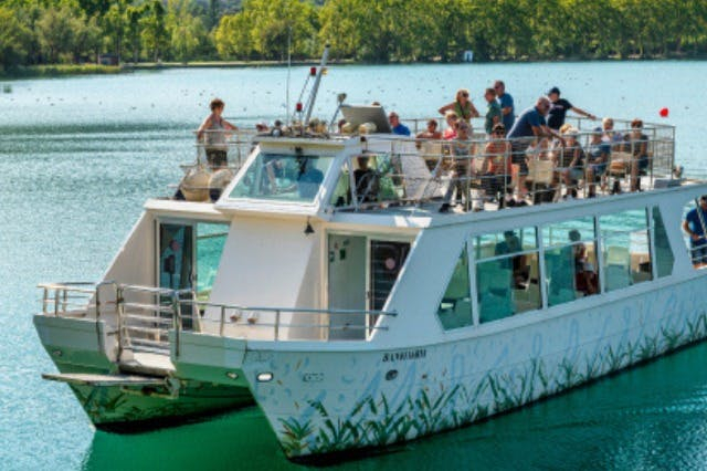 Girona: Tour in barca del Lago di Banyoles