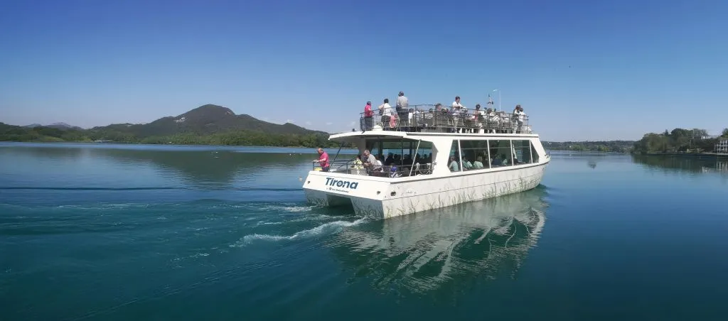 Girona: Excursión en Barco por el Lago de Banyoles