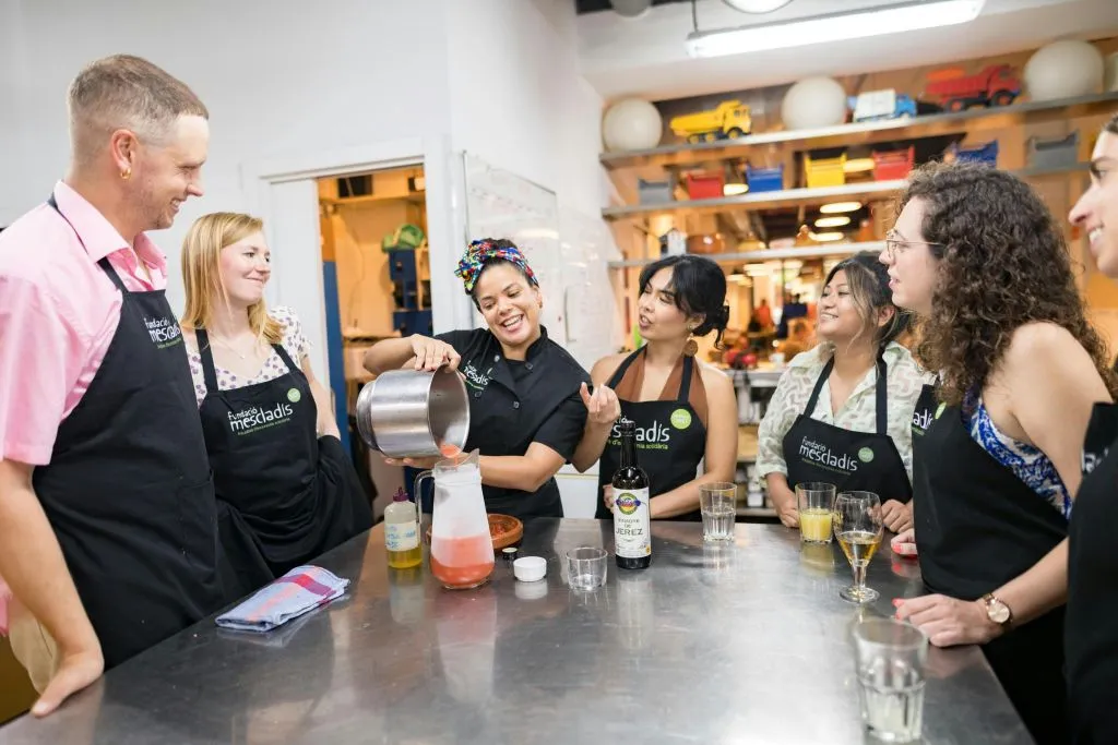 Barcelona: Spanish Cooking Class + Lunch + Drink