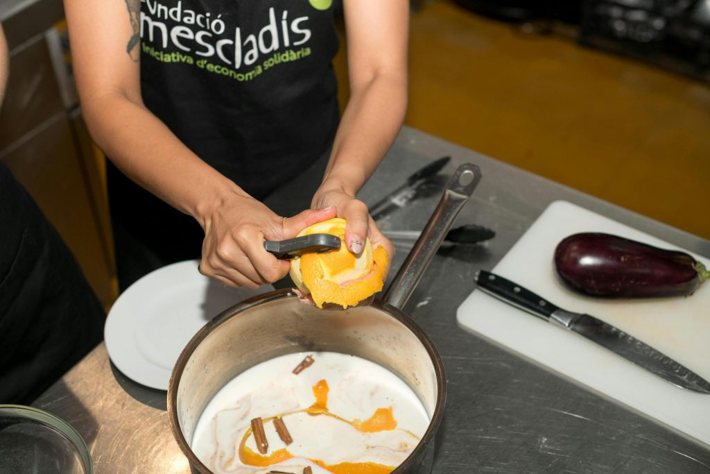 Barcelona: Spanish Cooking Class + Lunch + Drink