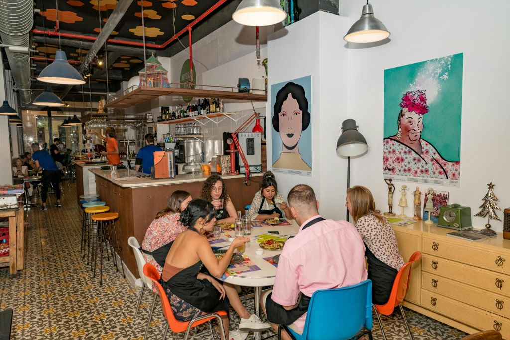 Barcelona: Spanish Cooking Class + Lunch + Drink