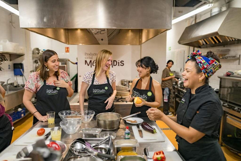 Barcelona: Spanish Cooking Class + Lunch + Drink