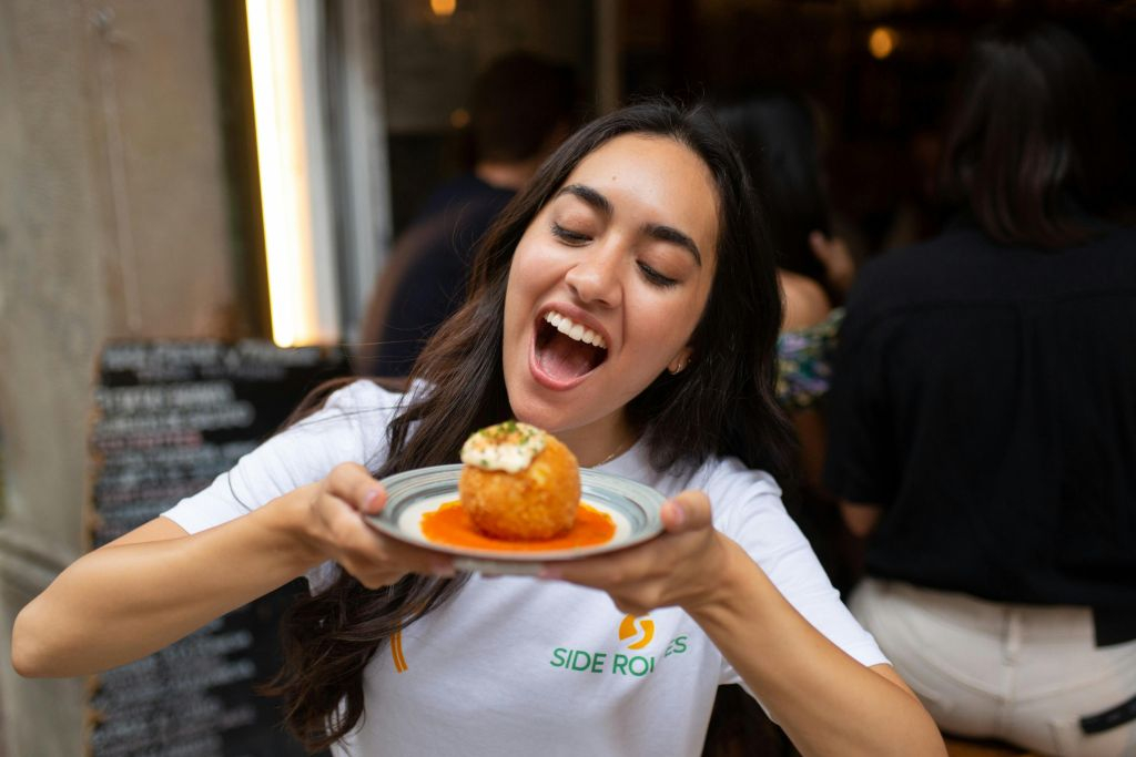 Barcelona: Gothic Quarter & El Born Guided Tour + Tastings +  Drink