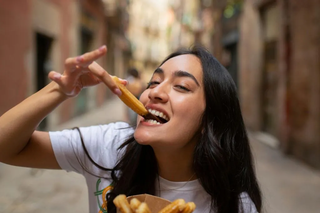 Barcelona: Gothic Quarter & El Born Guided Tour + Tastings +  Drink