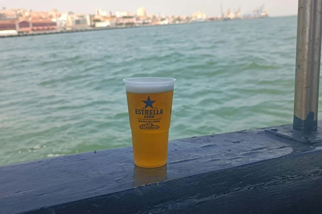 Cascais: Guided Coastal Cruise + Drinks