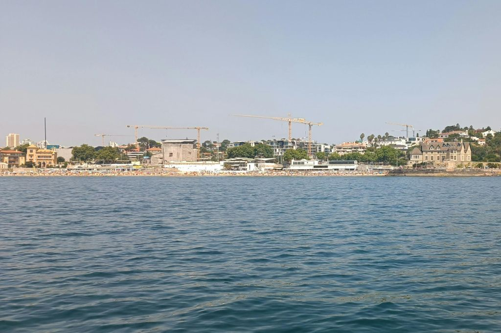 Lisbon: Guided Sunset Cruise from Cascais + Open Bar