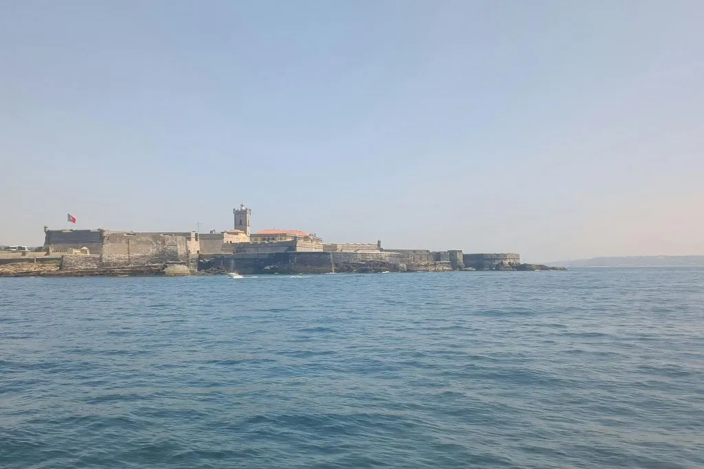 Lisbon: Guided Sunset Cruise from Cascais + Open Bar