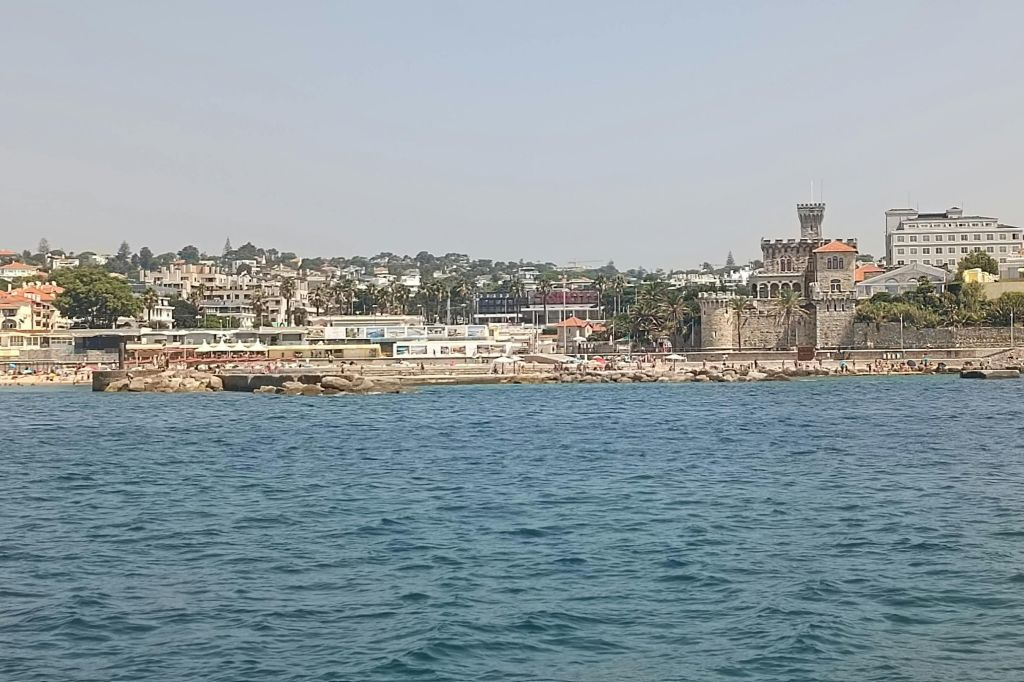 Lisbon: Guided Sunset Cruise from Cascais + Open Bar