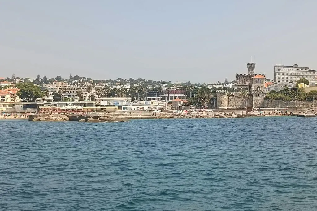 Lisbon: Guided Sunset Cruise from Cascais + Open Bar