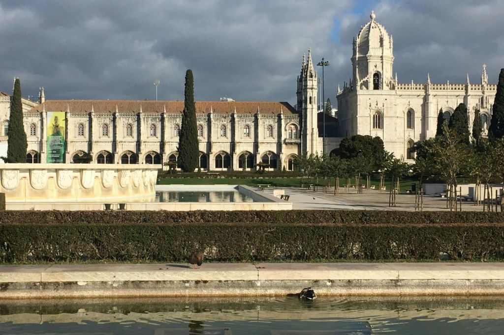 Lisbon: Guided Belém Walking Tour + Jerónimos Monastery Entry