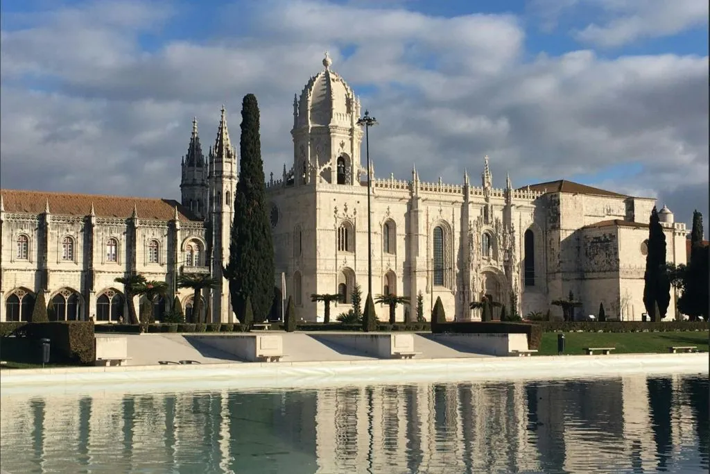 Lisbon: Guided Belém Walking Tour + Jerónimos Monastery Entry