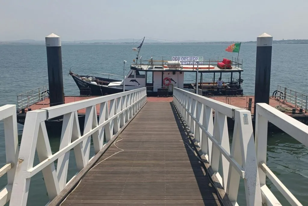 Cascais: One-Way Cruise from Lisbon + Drinks