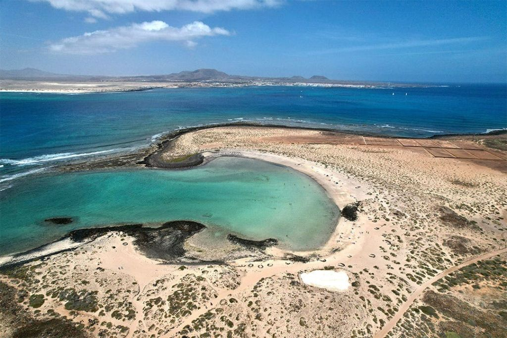 Isla de Lobos: Paseo en barco de lujo + comida y bebidas