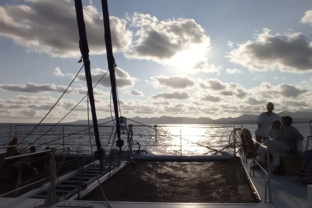 Lanzarote: Sunset Catamaran Cruise + Transfer + Snacks & Drink