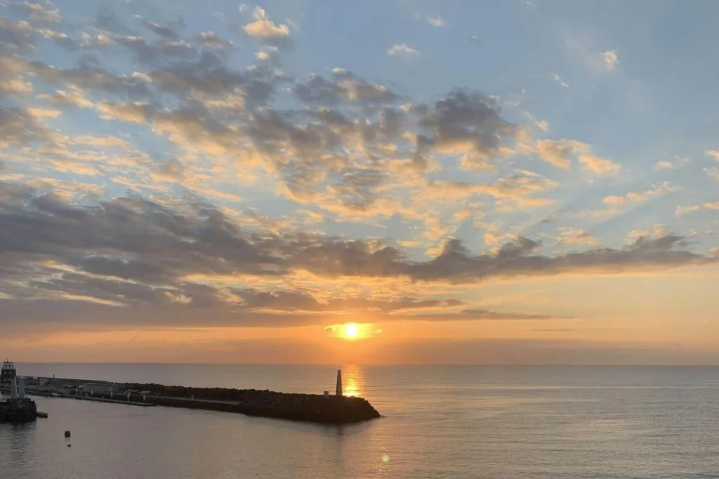 Lanzarote: Sunset Catamaran Cruise + Transfer + Snacks & Drink