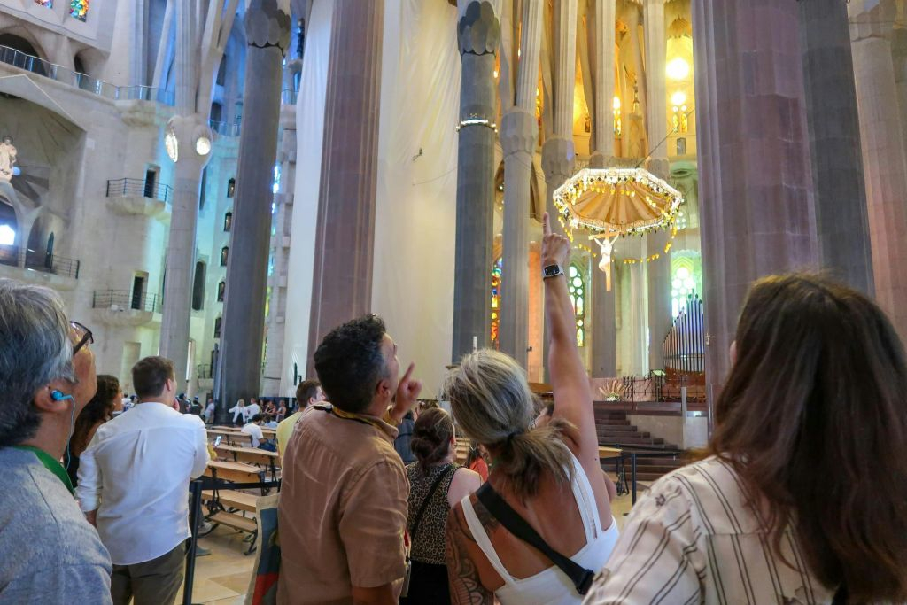 Sagrada Familia: Fast Track Ticket + Private Guided Tour