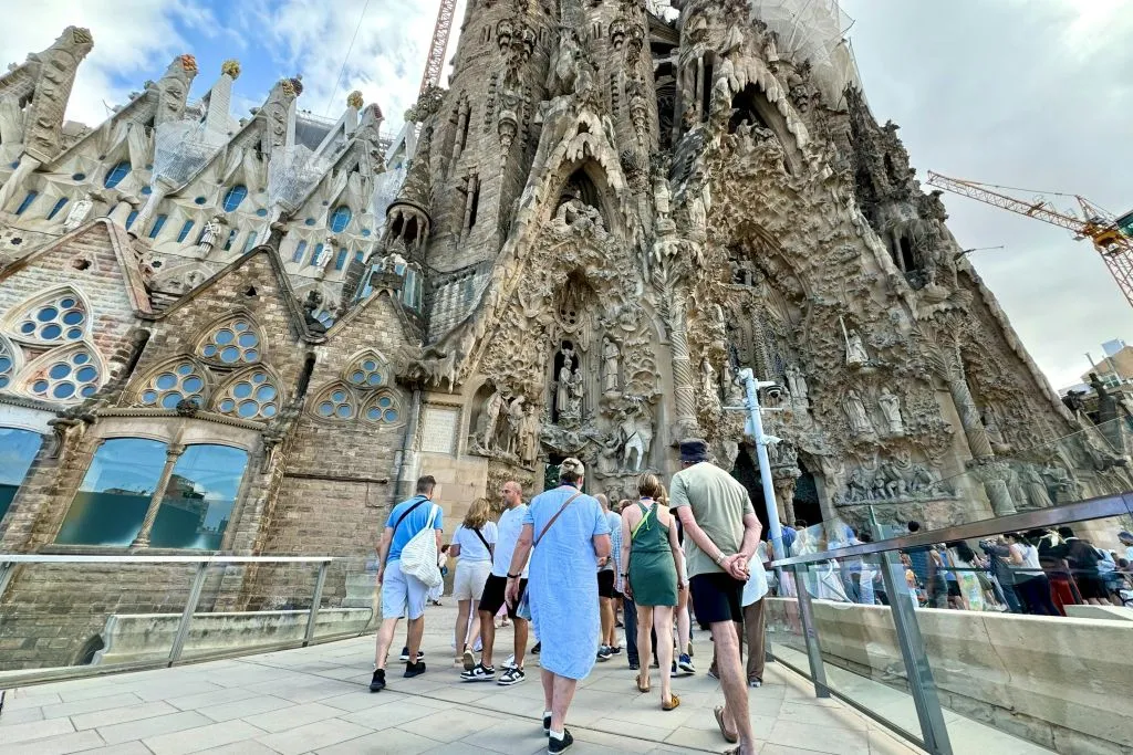 Sagrada Familia: Fast Track Ticket + Private Guided Tour