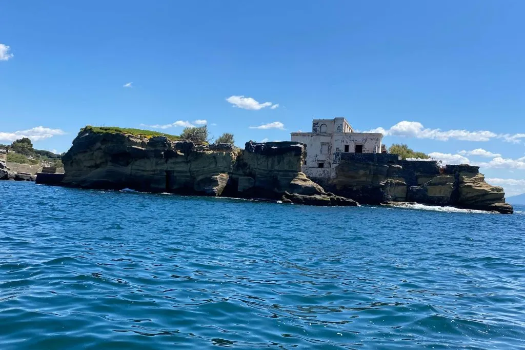 Napoli: Tour in barca + sosta bagno + guida audio