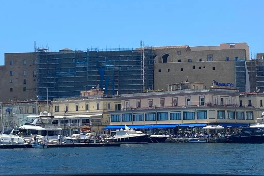 Napoli: Tour in barca + sosta bagno + guida audio