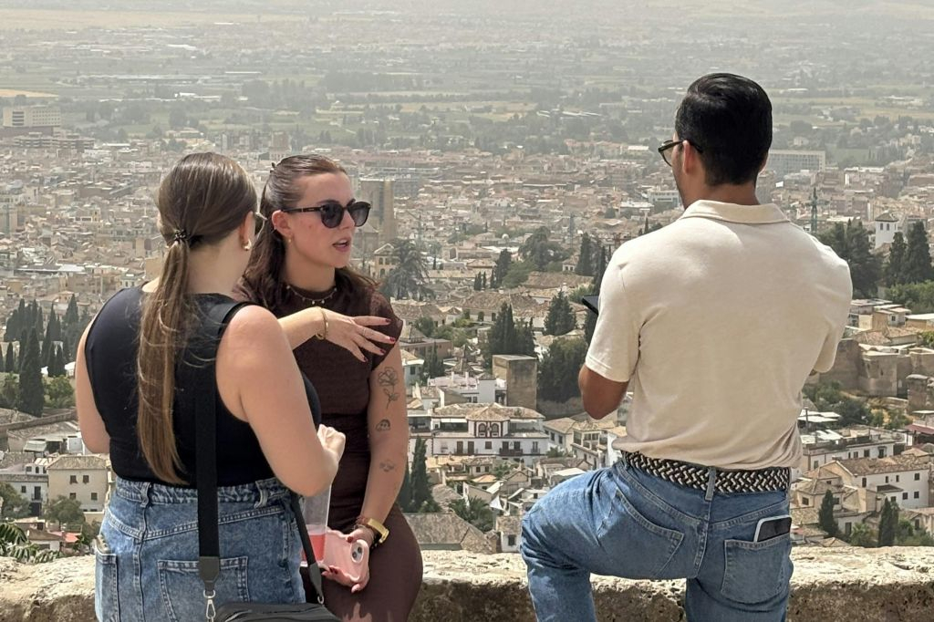 Granada: Visita guiada en autobús
