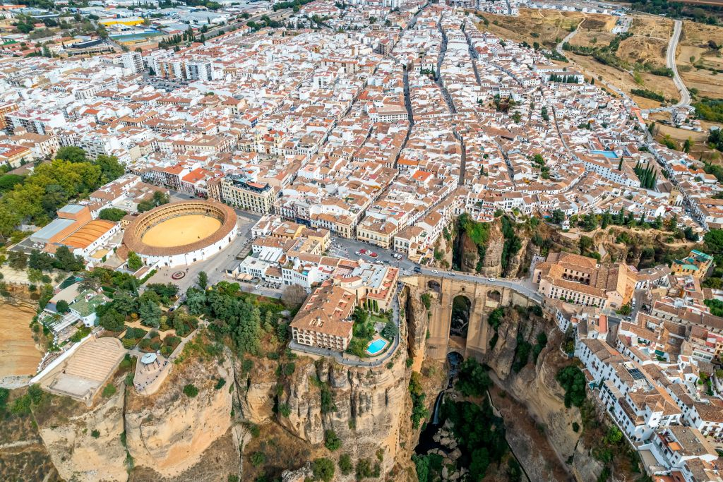 Ronda & Setenil de las Bodegas from Málaga: Guided Group Tour