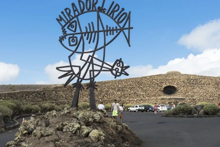 La Graciosa e Lagomar: Tour in giornata da Lanzarote + Pranzo