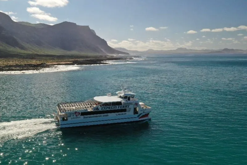 La Graciosa e Lagomar: Tour in giornata da Lanzarote + Pranzo