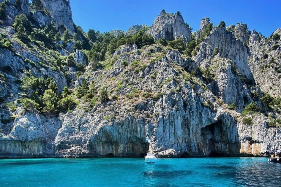 Capri: tour in barca al tramonto con bevande