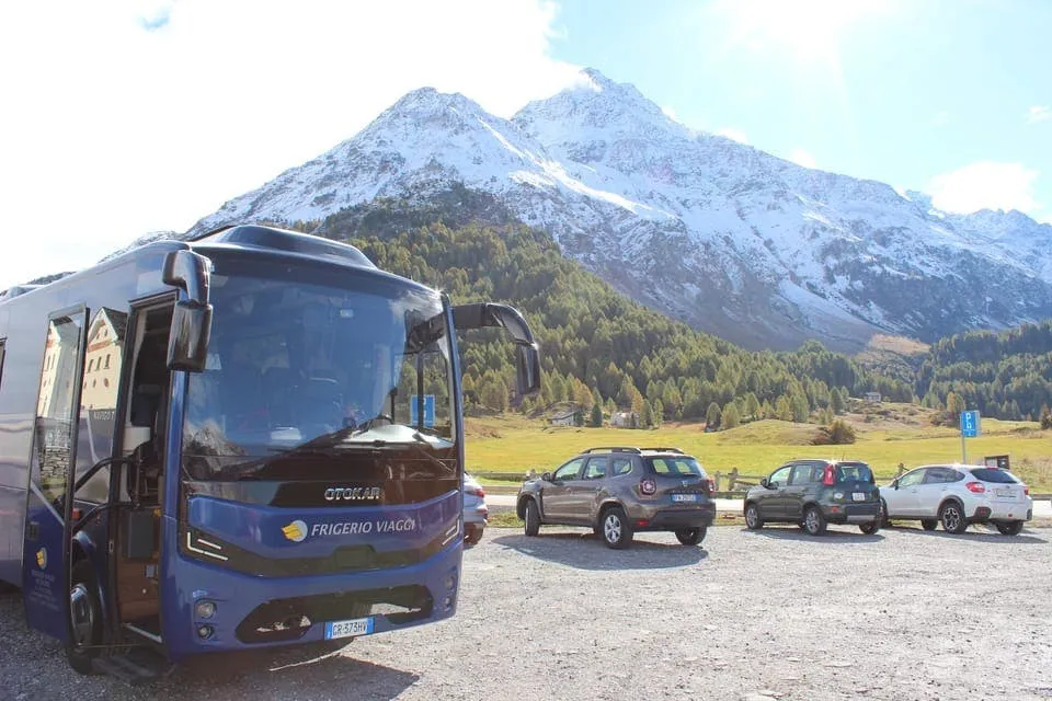 St. Moritz e Tirano: Gita di un giorno da Milano + biglietto del treno del Bernina