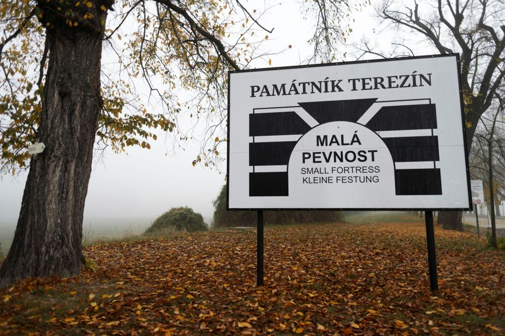 Terezin Concentration Camp: Guided Tour + Transport