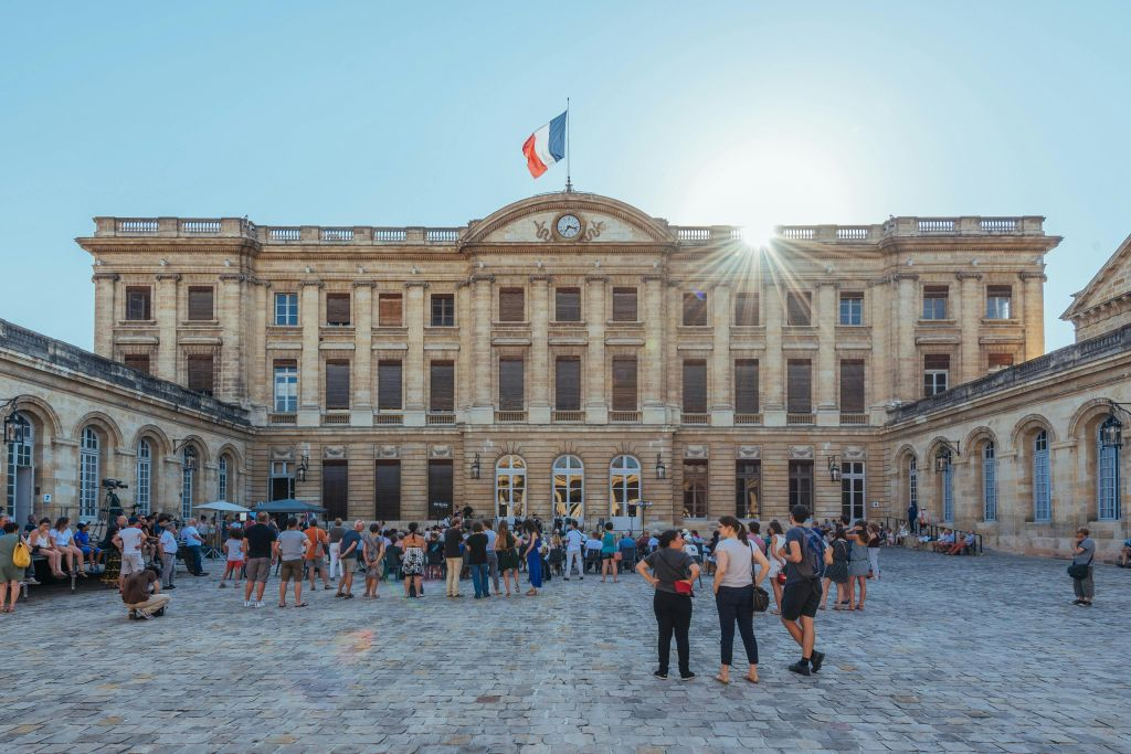 Bordeaux: Palais Rohan Guided Tour in French