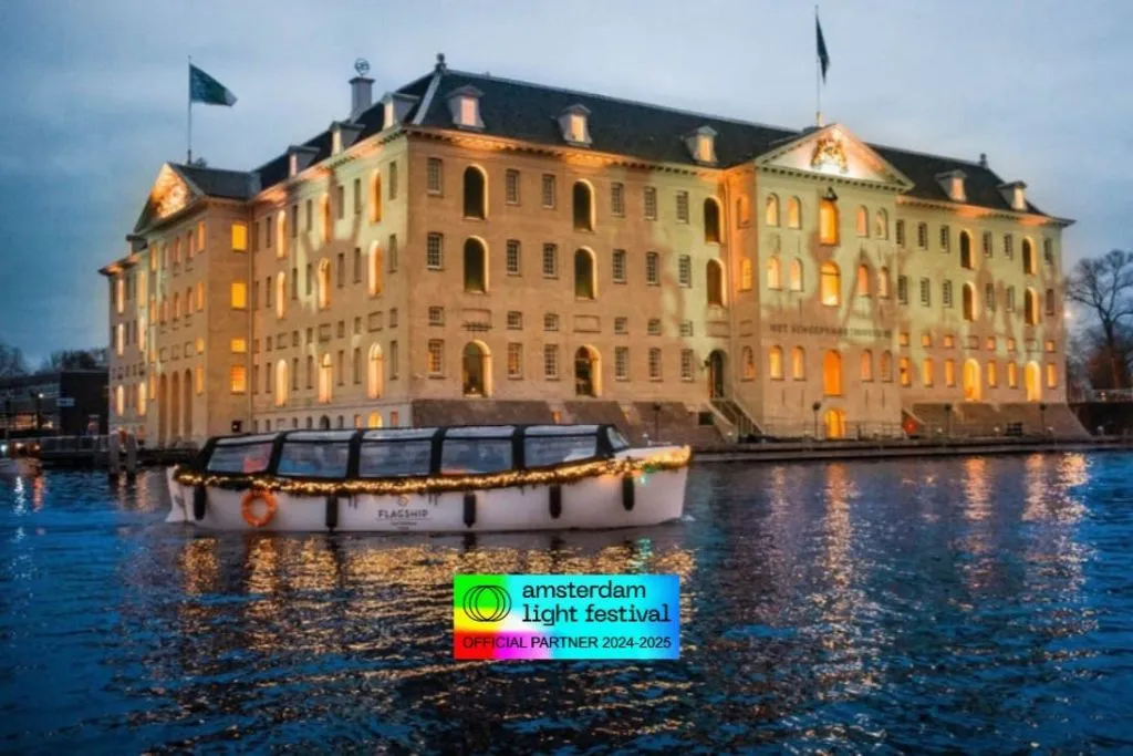 Amsterdam Light Festival: Luxury Boat Cruise + Optional Unlimited Drinks