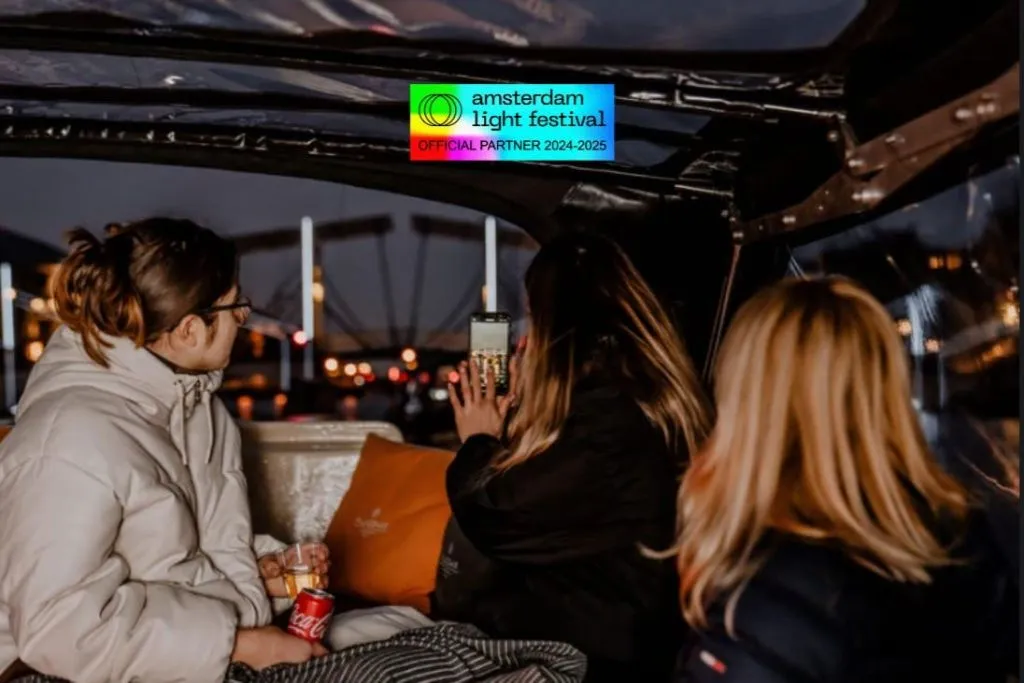 Amsterdam Light Festival: Luxury Boat Cruise + Optional Unlimited Drinks