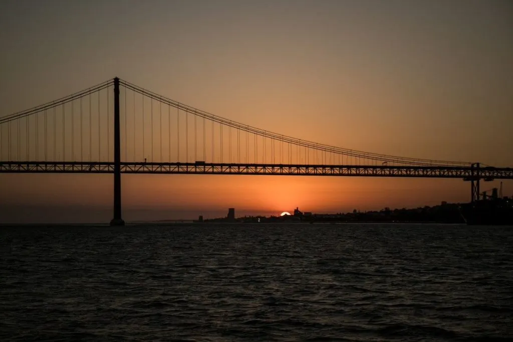 Lisbon: Tagus River Sunset Cruise + Live Music + Drink