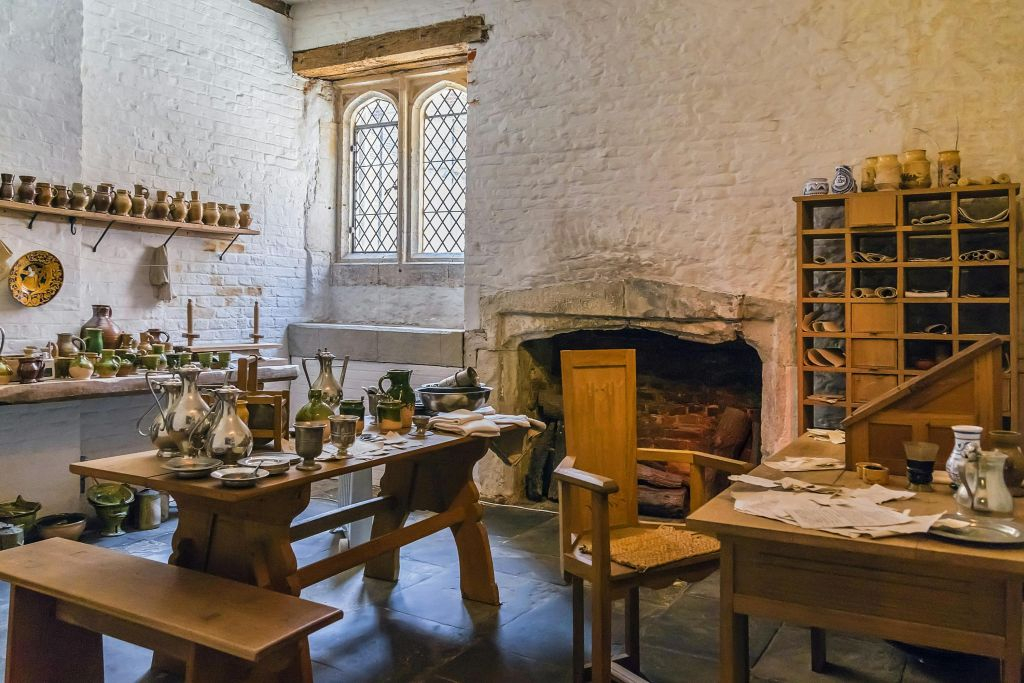 Hampton Court Palace, Gardens & Maze: Entry Ticket + Audio Guide