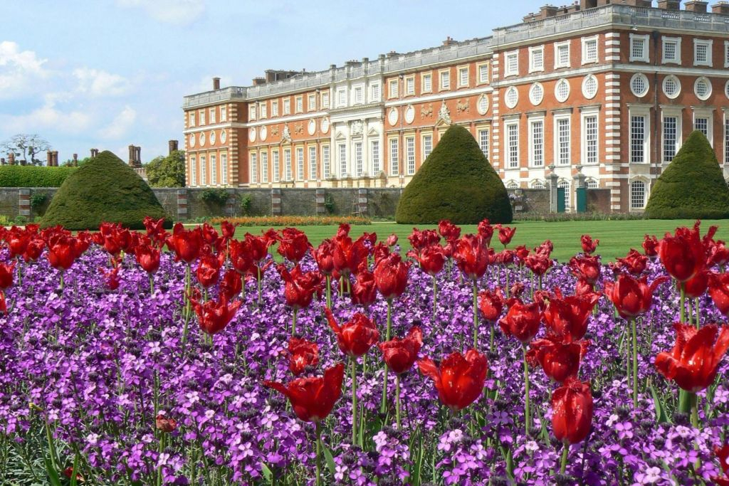 Hampton Court Palace, Gardens & Maze: Entry Ticket + Audio Guide