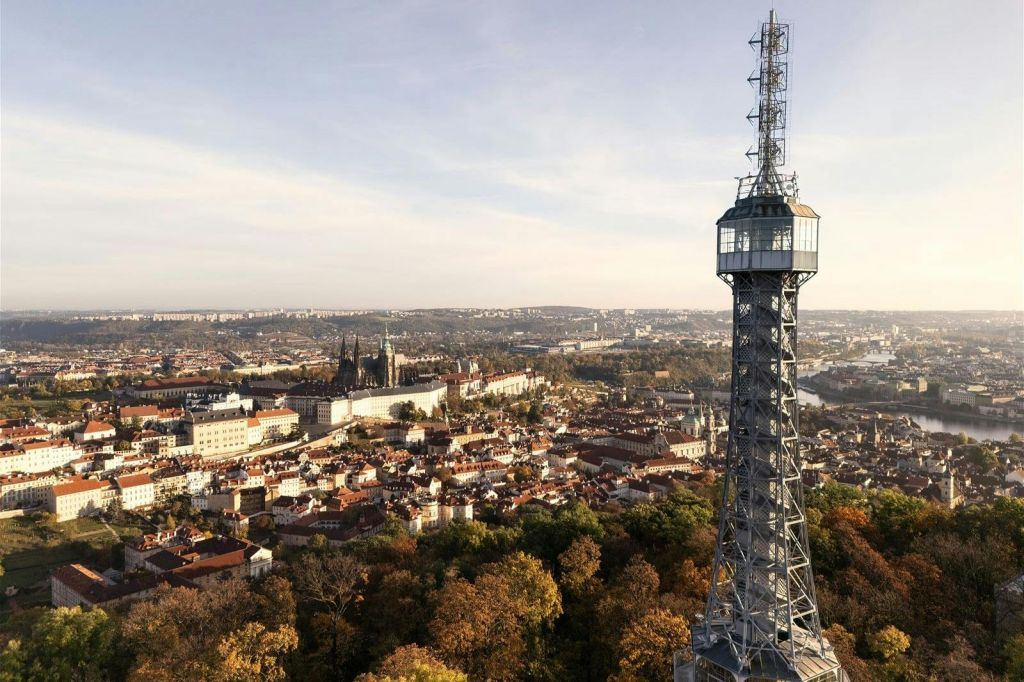 Torre de Petřín e Labirinto de Espelhos: bilhete de entrada