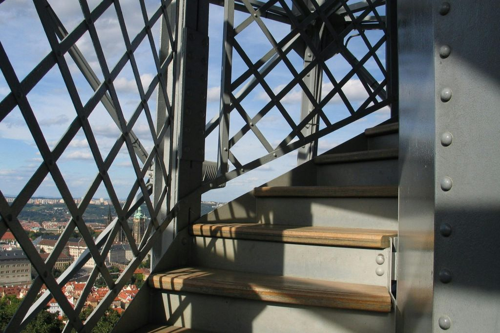 Torre de Petřín e Labirinto de Espelhos: bilhete de entrada