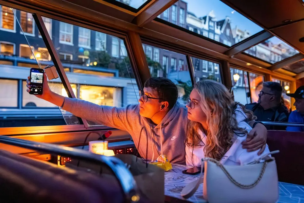 Festival delle luci di Amsterdam: tour in barca coperto