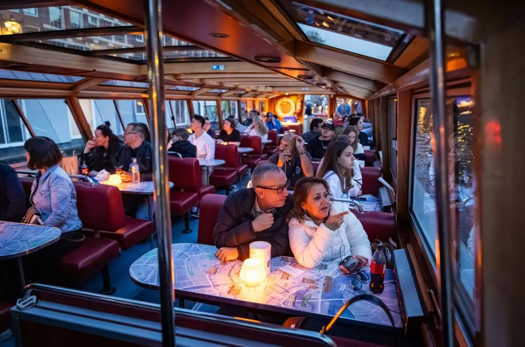 Festival delle luci di Amsterdam: tour in barca coperto