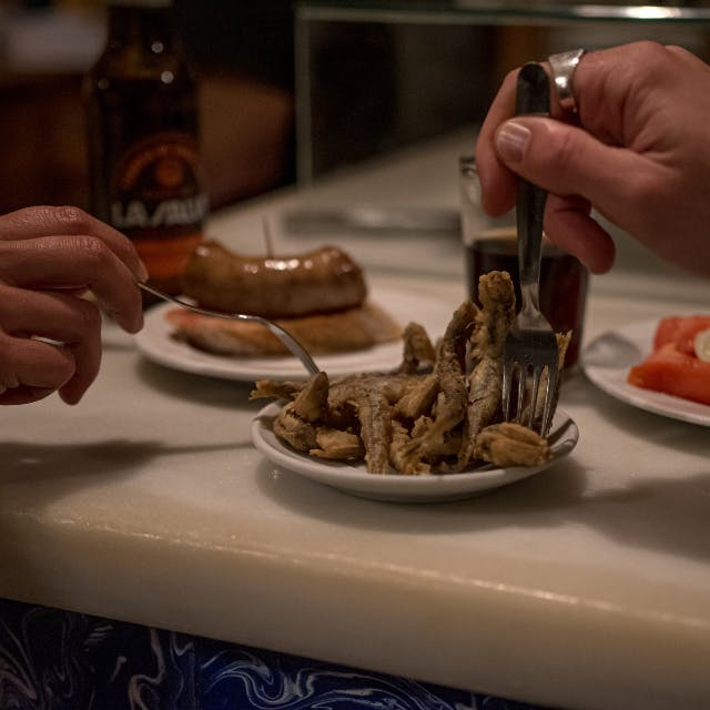 Barcelona: Guided Tapas Tasting Tour + Drinks