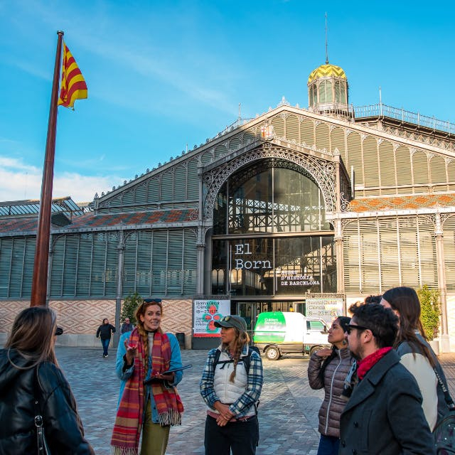 Barcelona: Guided Tapas Tasting Tour + Drinks