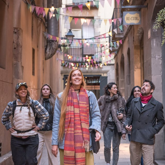 Barcelona: Guided Tapas Tasting Tour + Drinks