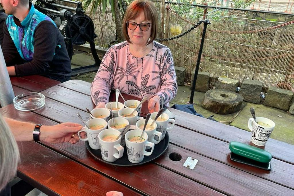 Edinburgh: Leith Saturday Guided Food Tour