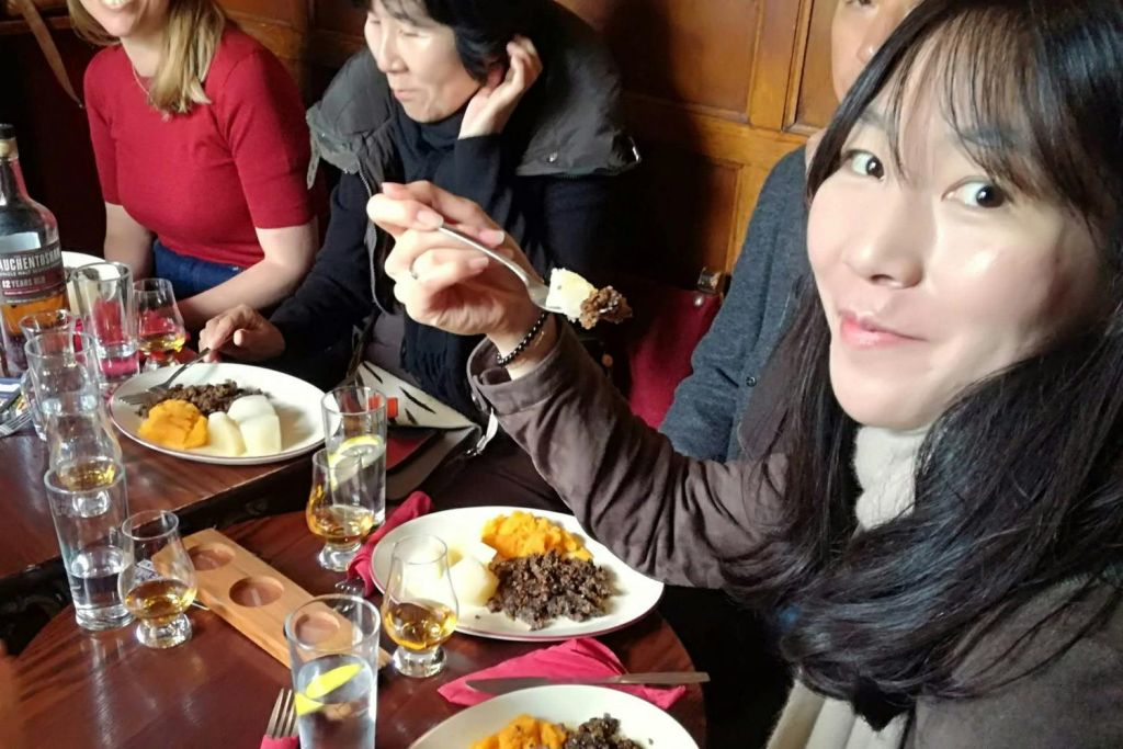 Edinburgh: Leith Saturday Guided Food Tour