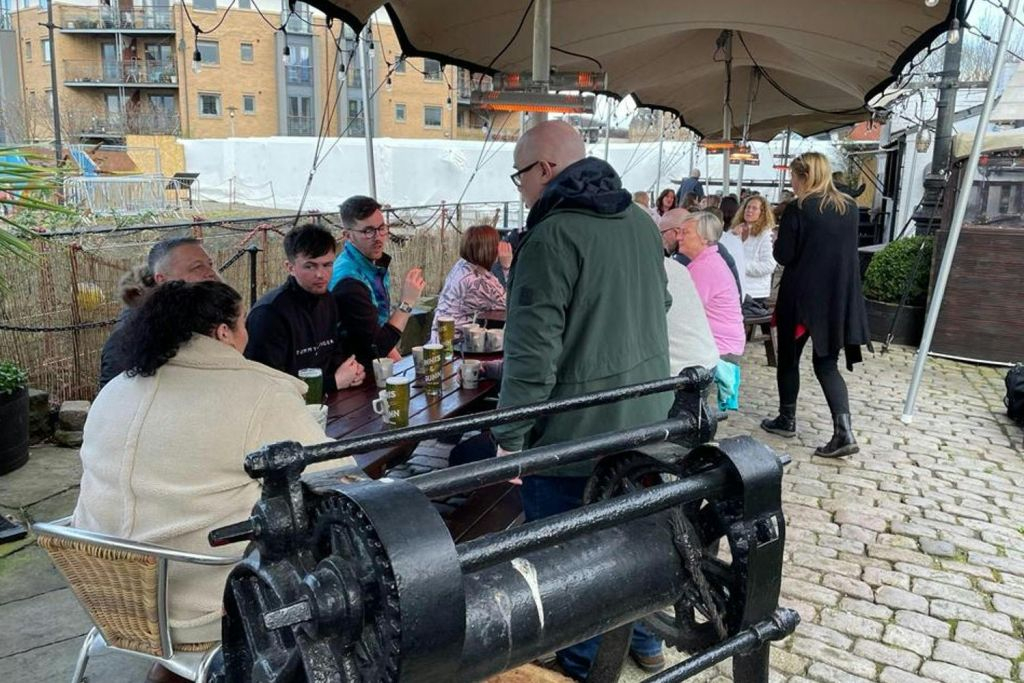 Edinburgh: Leith Saturday Guided Food Tour